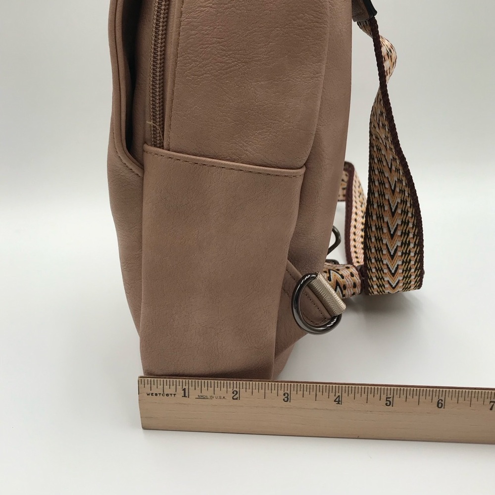 BN Love Deliver Sling Bag - Picture 9 of 12